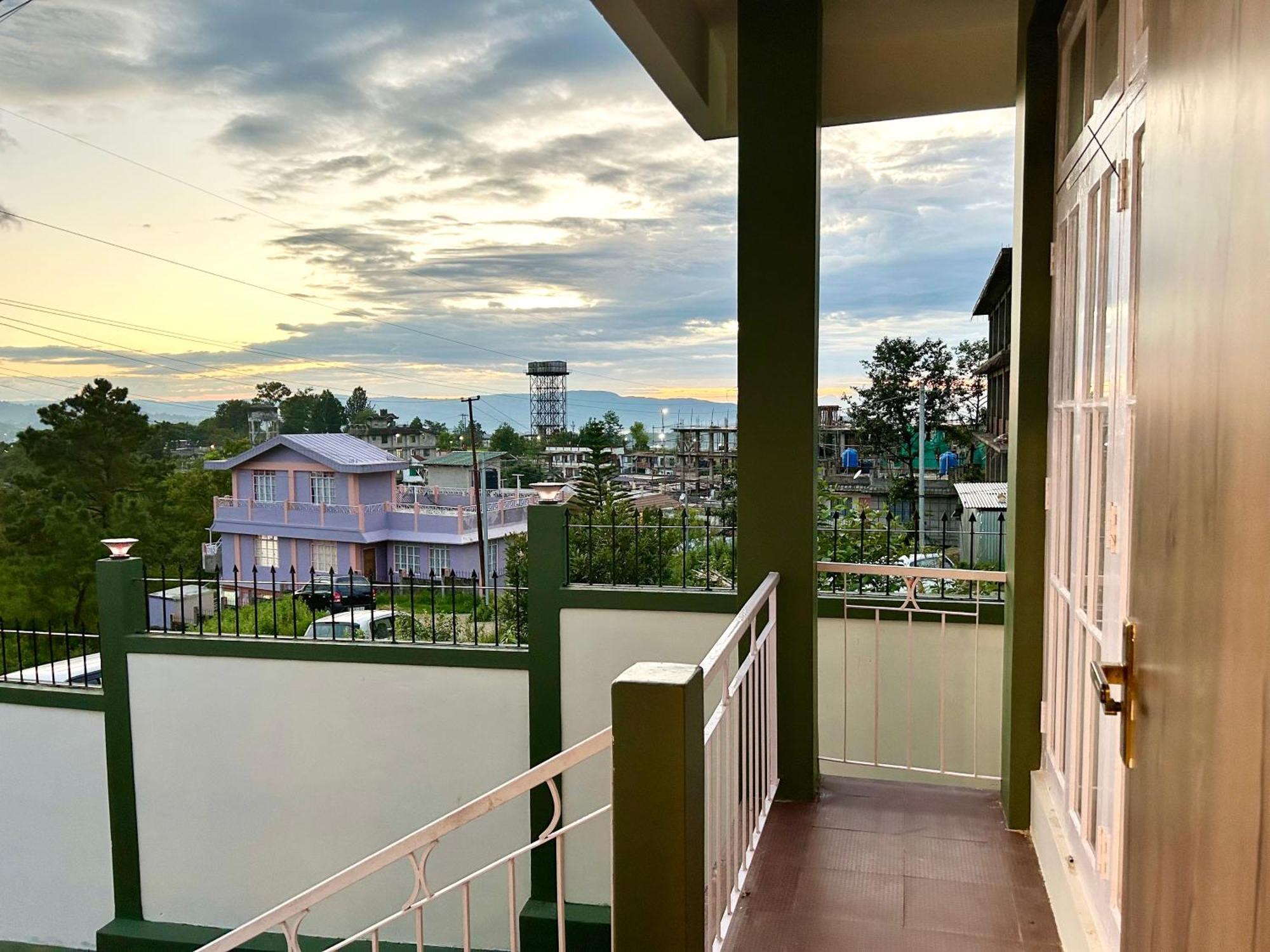 Yepplo Holiday Home - Complimentary Breakfast - 24 Hrs Caretaker & Power Backup Shillong Esterno foto