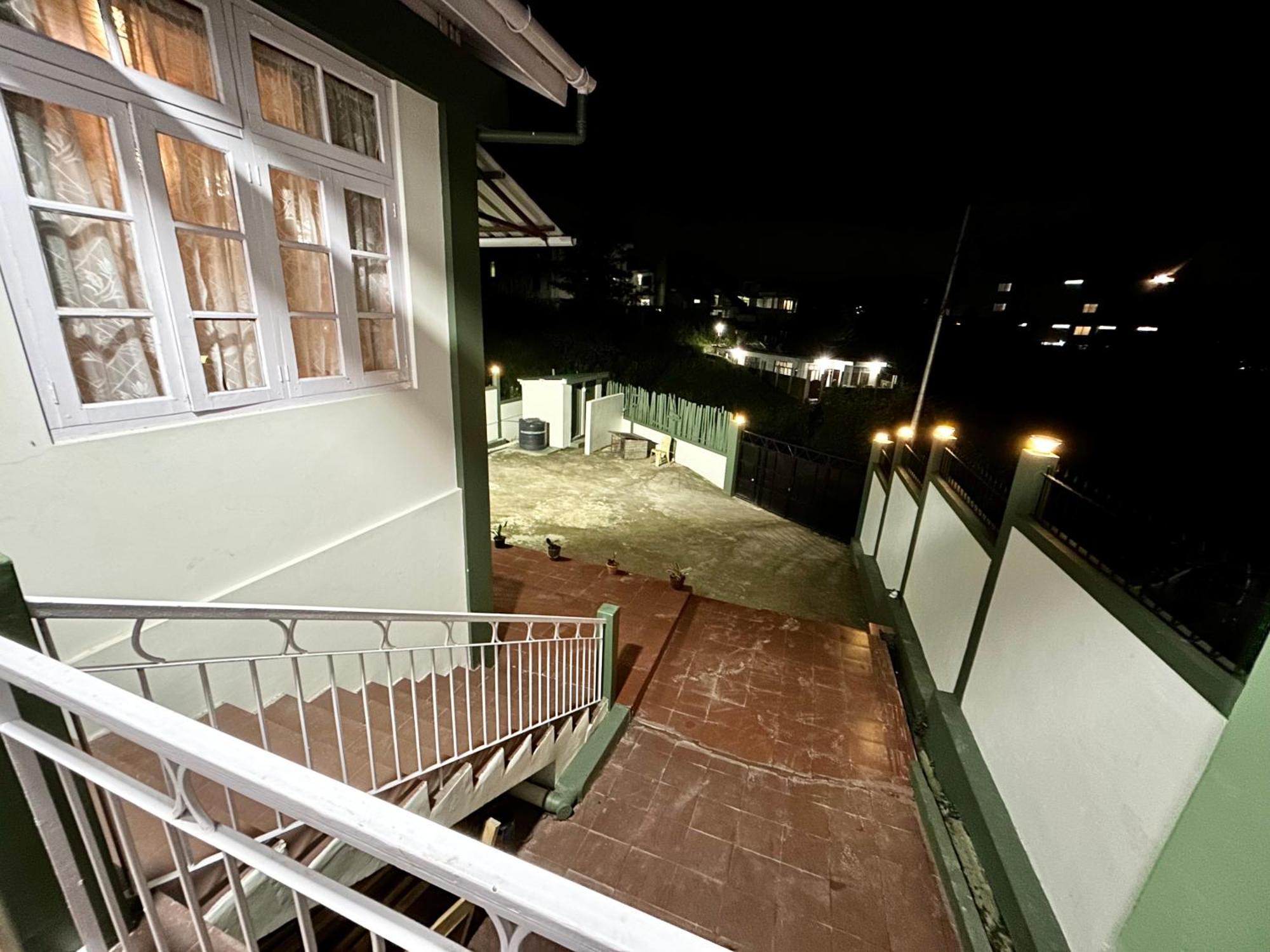 Yepplo Holiday Home - Complimentary Breakfast - 24 Hrs Caretaker & Power Backup Shillong Esterno foto
