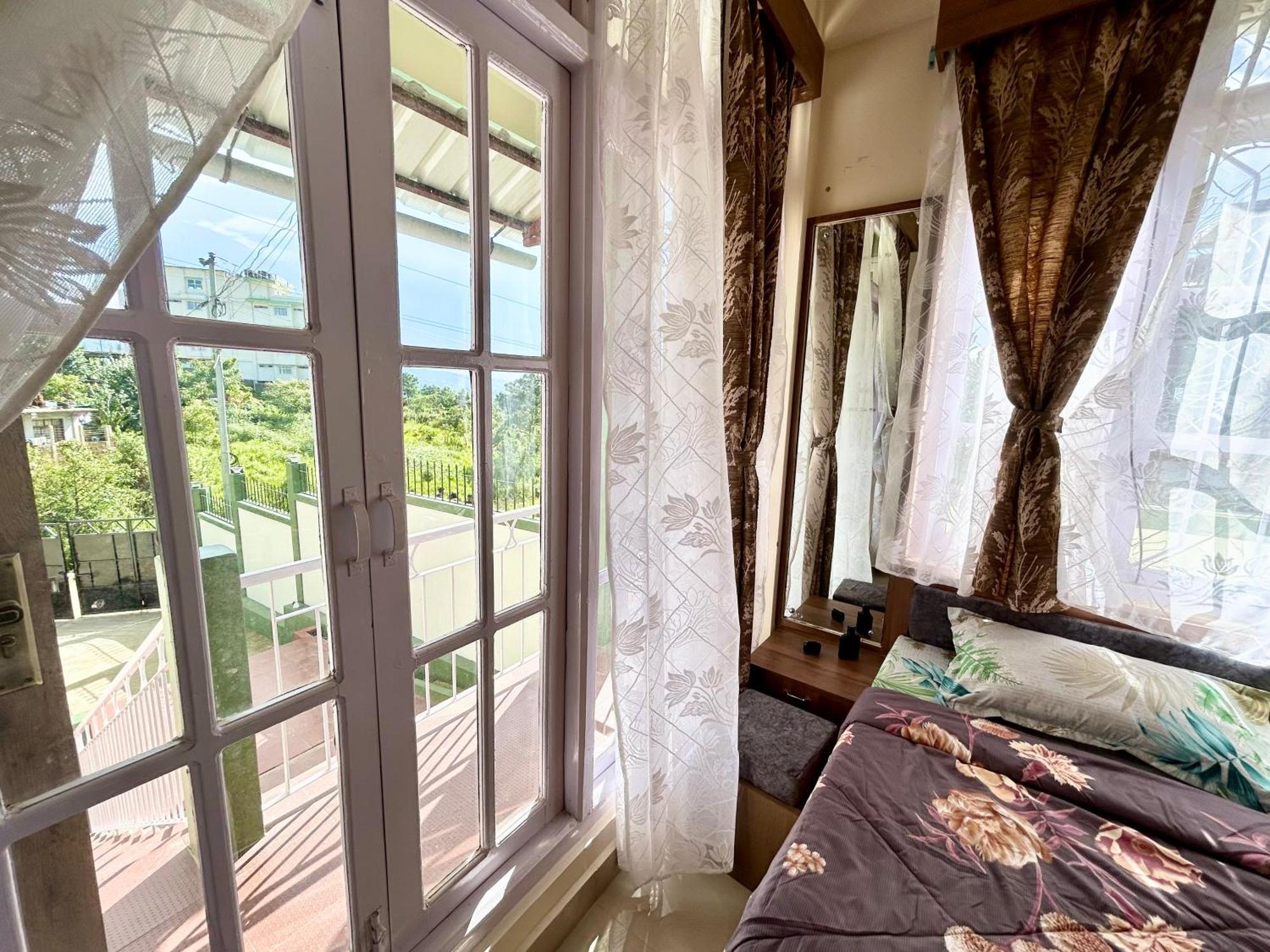 Yepplo Holiday Home - Complimentary Breakfast - 24 Hrs Caretaker & Power Backup Shillong Esterno foto