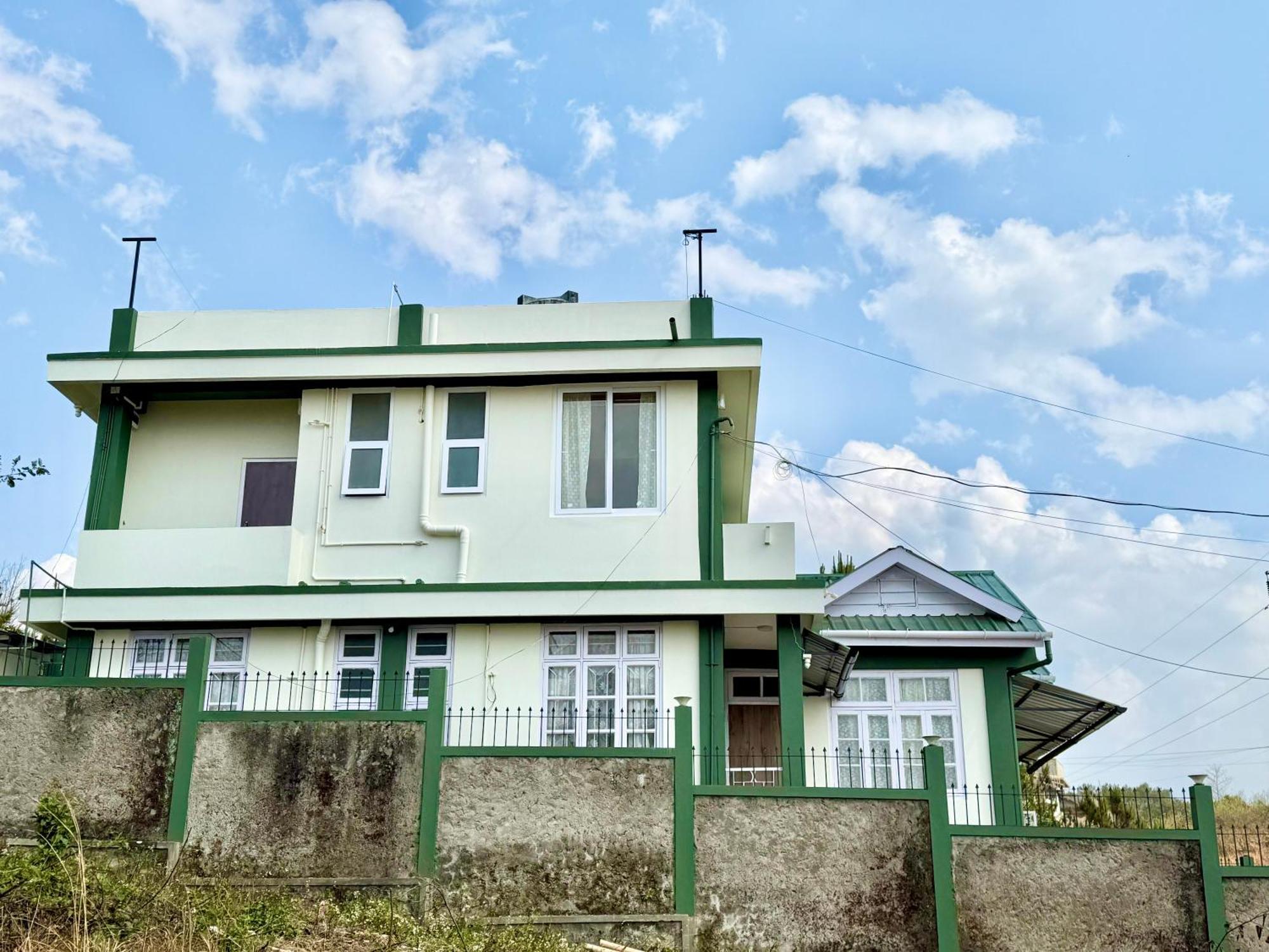 Yepplo Holiday Home - Complimentary Breakfast - 24 Hrs Caretaker & Power Backup Shillong Esterno foto