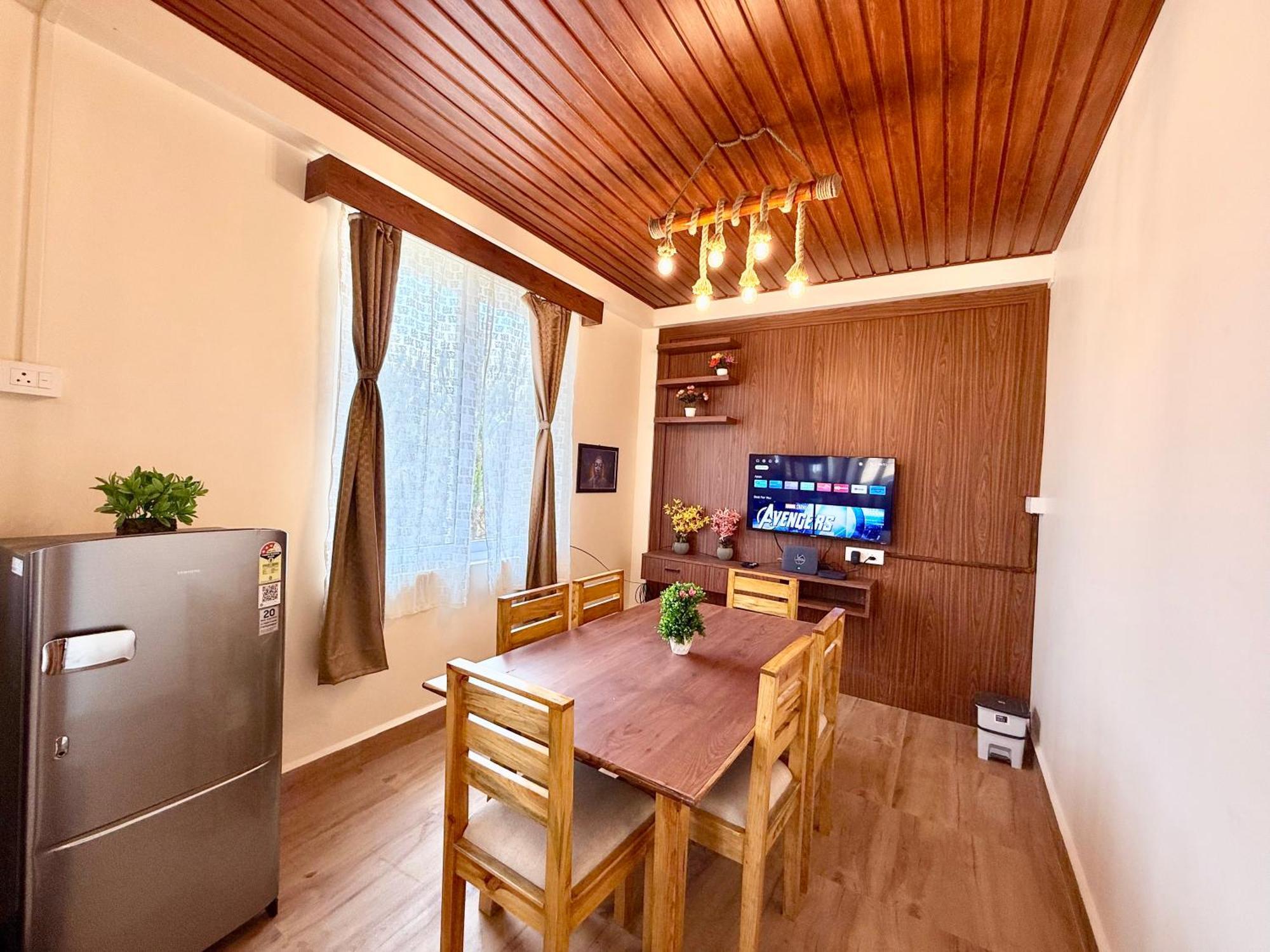 Yepplo Holiday Home - Complimentary Breakfast - 24 Hrs Caretaker & Power Backup Shillong Esterno foto
