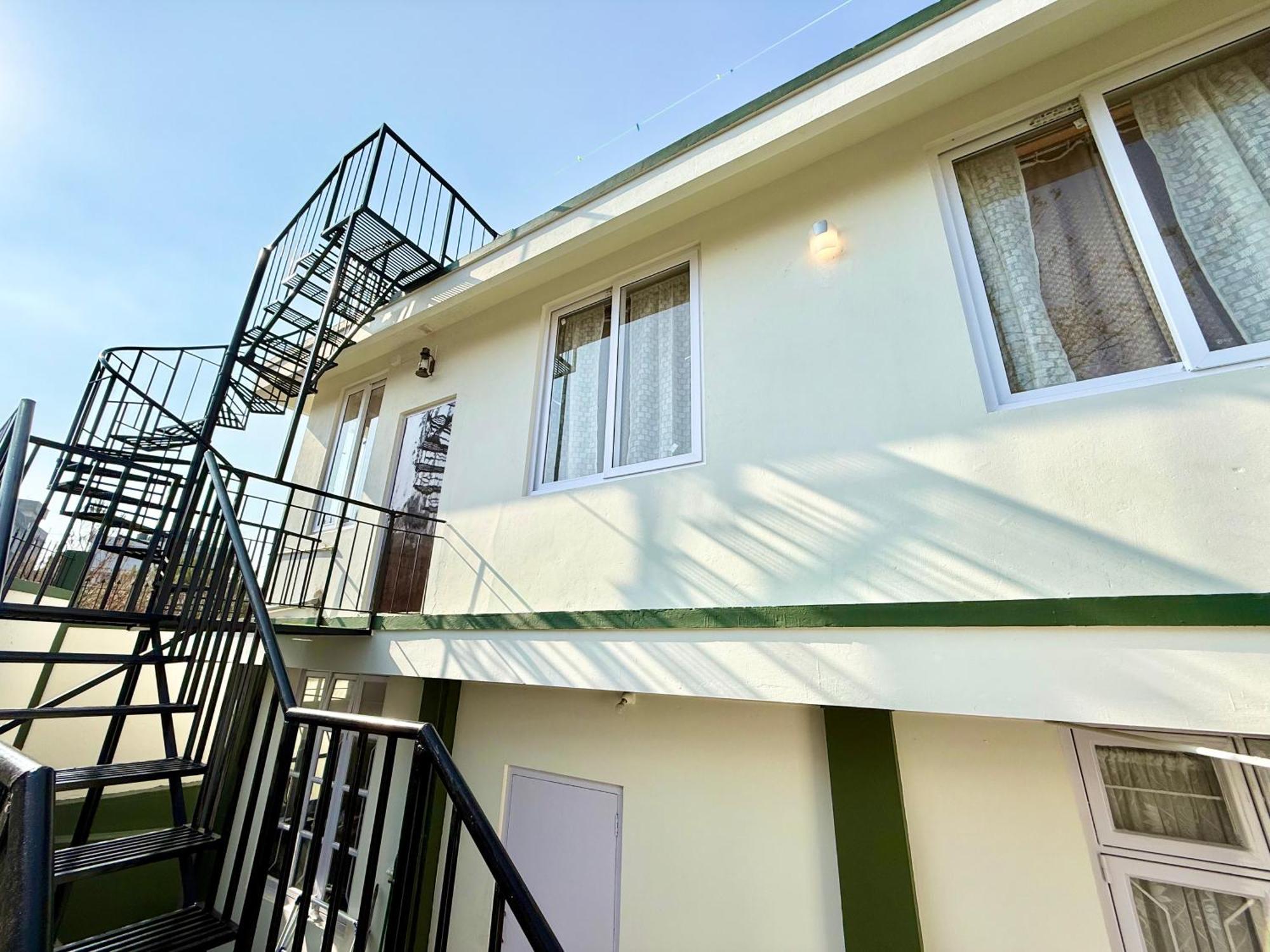 Yepplo Holiday Home - Complimentary Breakfast - 24 Hrs Caretaker & Power Backup Shillong Esterno foto
