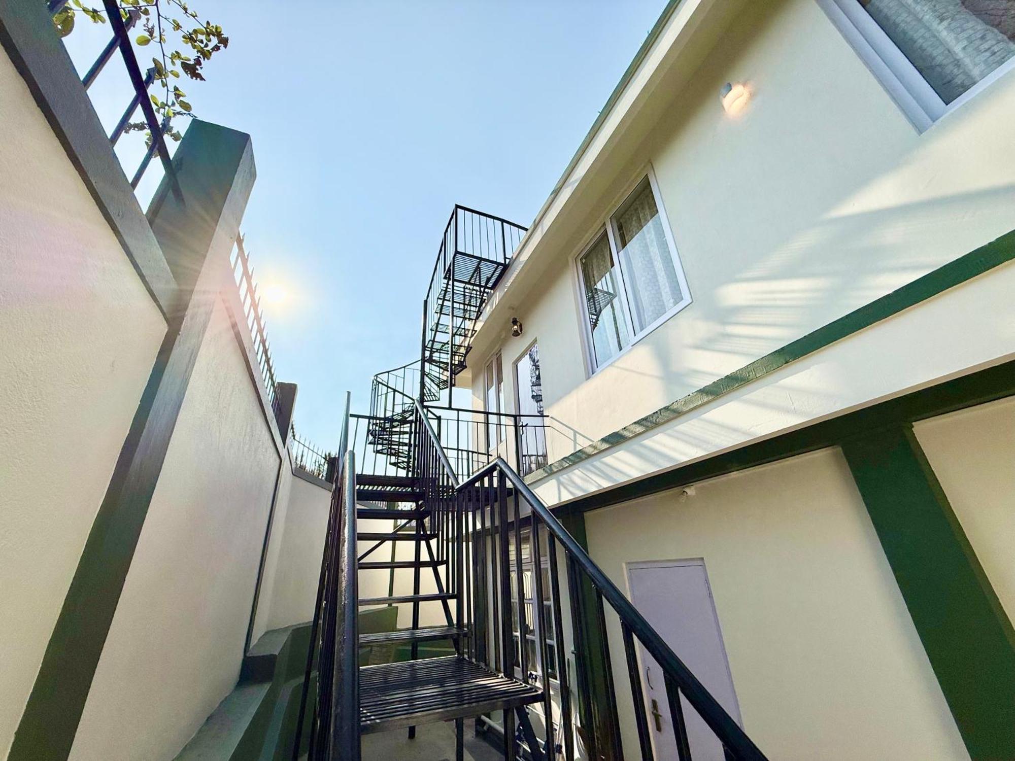 Yepplo Holiday Home - Complimentary Breakfast - 24 Hrs Caretaker & Power Backup Shillong Esterno foto